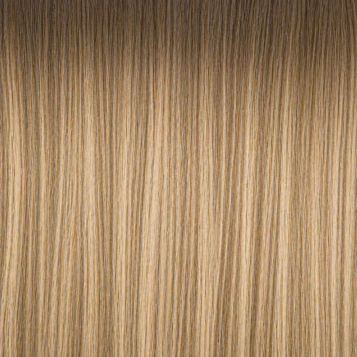 Close-up of the Remy human hair texture in shade #10/24 Balayage