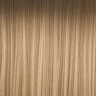 Gros plan sur la texture des cheveux Remy en teinte #10/24 Balayage