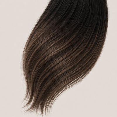 Stessia Butterfly Weft Echthaar Extensions in Farbe #1BT/2/4 Balayage, flach ausgelegt