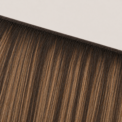 Flache Butterfly-Weft-Naht der Stessia Extensions in Farbe #3/3T24 Balayage