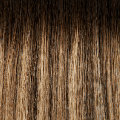 Nahaufnahme der Remy-Echthaarstruktur in Farbe #4/8/18 Balayage